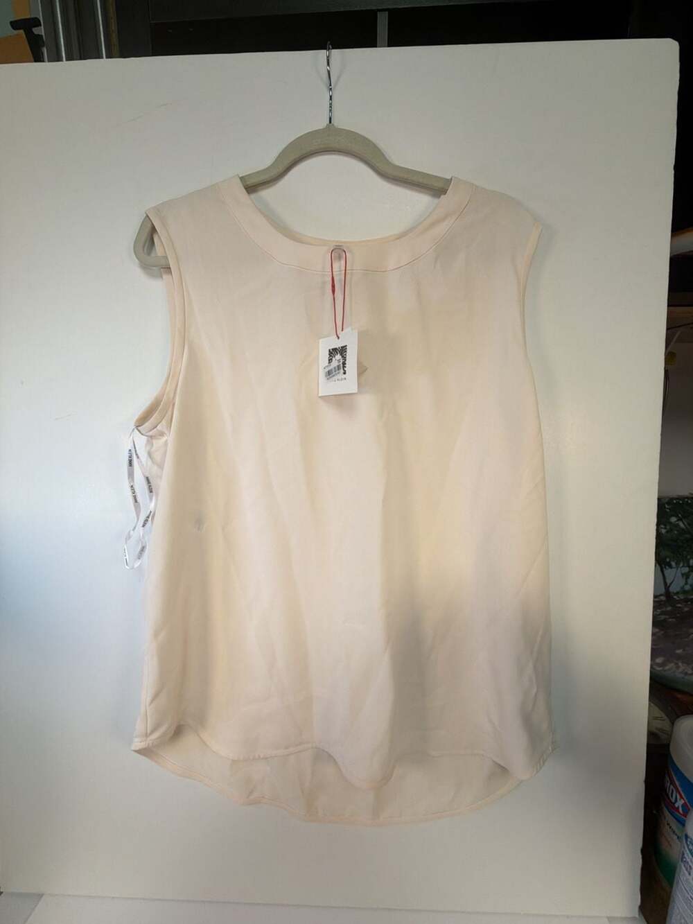Anne Klein Sleeveless Blouse Size L Cream Silk-Blend Tank Top